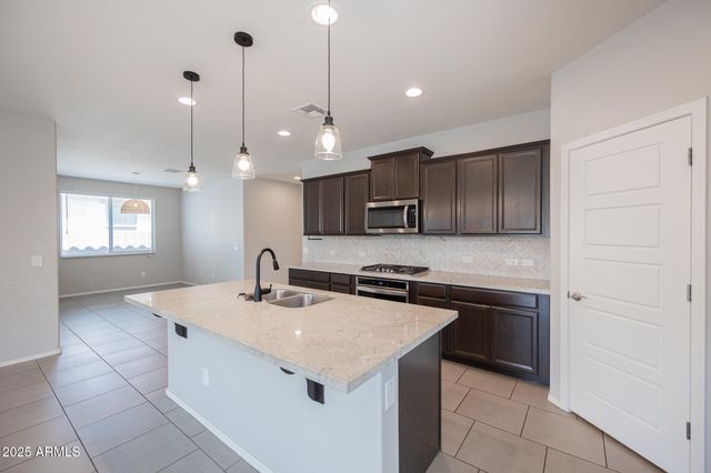 2841 W APOLLO Road, Phoenix, AZ 85041
