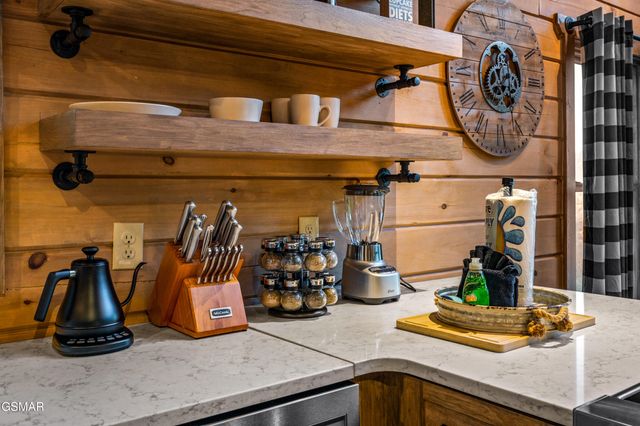 1606 Dove Wing Way, Sevierville, TN 37862