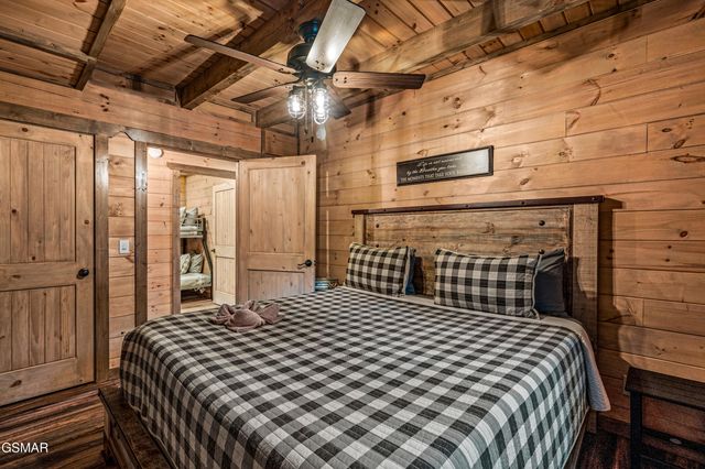 1606 Dove Wing Way, Sevierville, TN 37862