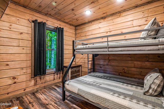 1606 Dove Wing Way, Sevierville, TN 37862