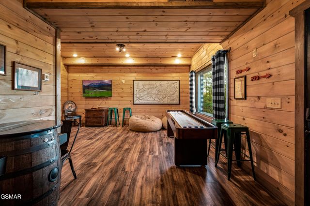 1606 Dove Wing Way, Sevierville, TN 37862