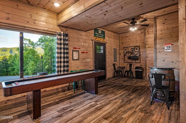 1606 Dove Wing Way, Sevierville, TN 37862