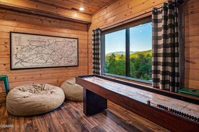 1606 Dove Wing Way, Sevierville, TN 37862