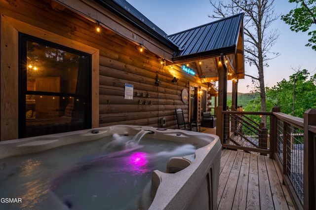 1606 Dove Wing Way, Sevierville, TN 37862