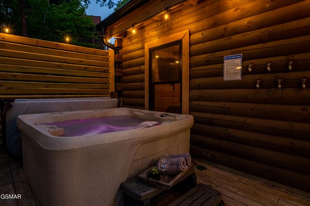 1606 Dove Wing Way, Sevierville, TN 37862