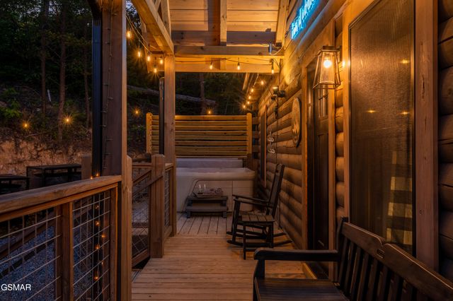 1606 Dove Wing Way, Sevierville, TN 37862