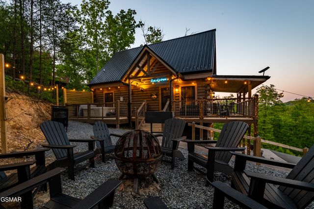 1606 Dove Wing Way, Sevierville, TN 37862