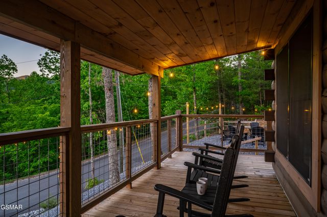 1606 Dove Wing Way, Sevierville, TN 37862