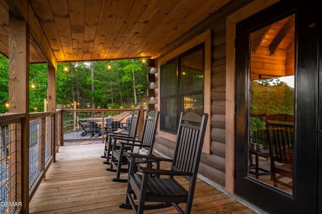 1606 Dove Wing Way, Sevierville, TN 37862