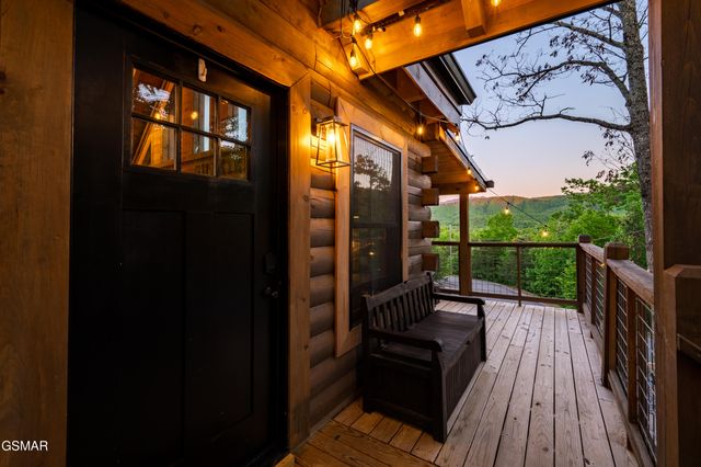 1606 Dove Wing Way, Sevierville, TN 37862