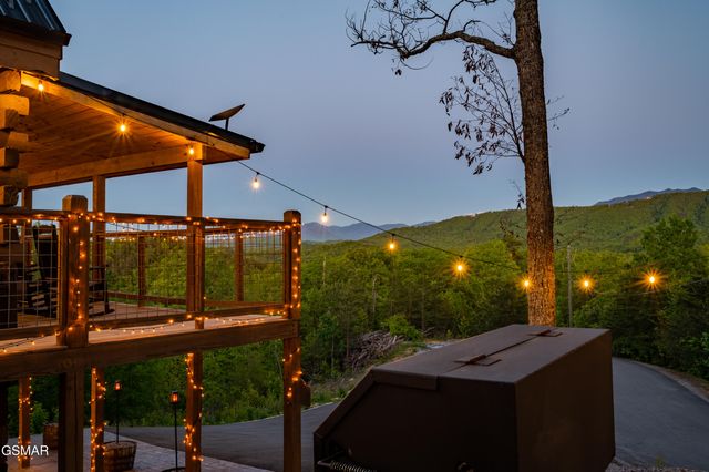 1606 Dove Wing Way, Sevierville, TN 37862