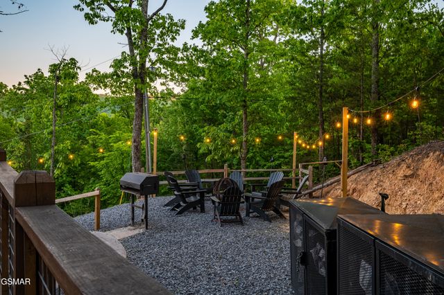 1606 Dove Wing Way, Sevierville, TN 37862