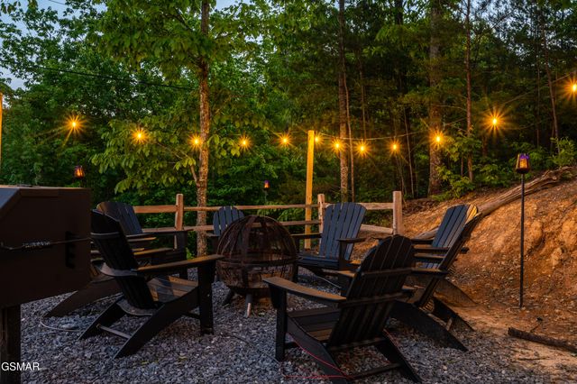 1606 Dove Wing Way, Sevierville, TN 37862