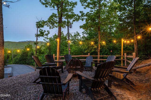 1606 Dove Wing Way, Sevierville, TN 37862