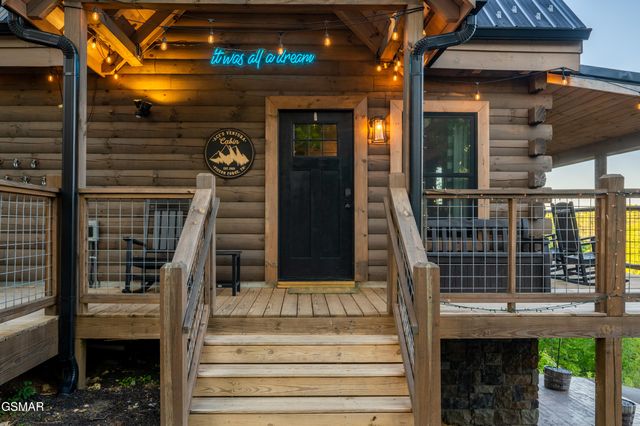 1606 Dove Wing Way, Sevierville, TN 37862