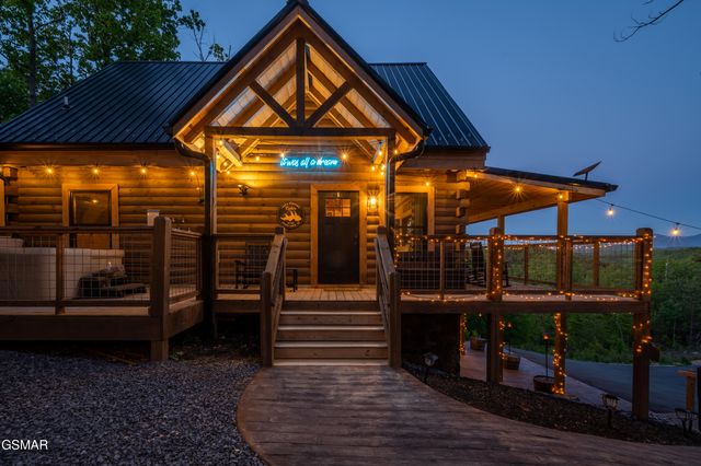 1606 Dove Wing Way, Sevierville, TN 37862