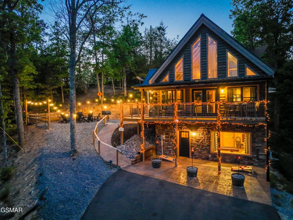 1606 Dove Wing Way, Sevierville, TN 37862