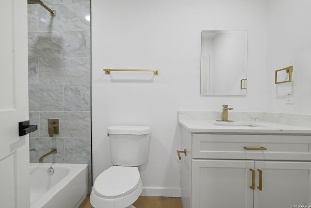 2718 Old Field Dr Apt 1002, San Antonio, TX 78247