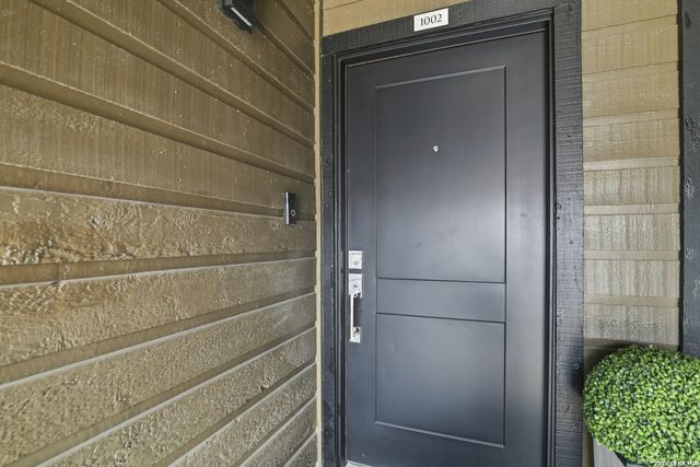 2718 Old Field Dr Apt 1002, San Antonio, TX 78247