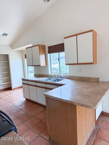 7391 S Camino De La Tierra, Tucson, AZ 85746