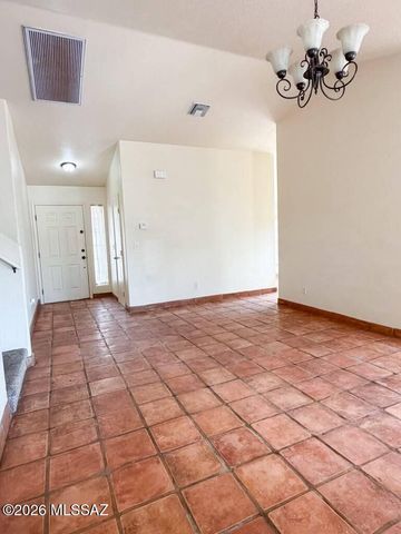 7391 S Camino De La Tierra, Tucson, AZ 85746