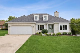 8300 Chelsea Lane, Willow Springs, IL 60480