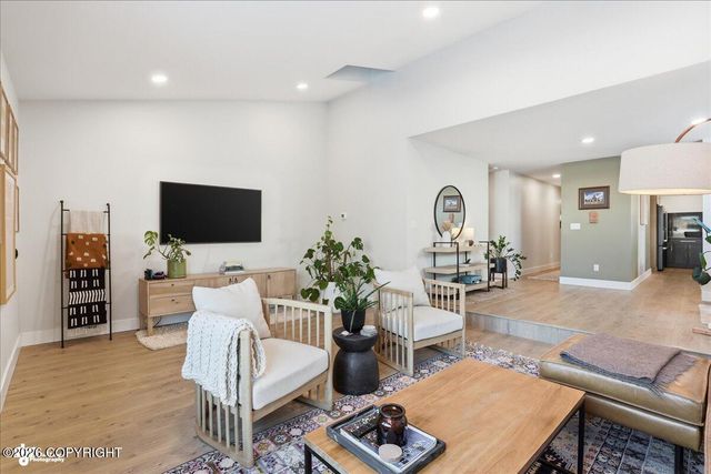 4031 Romanzof Circle, Anchorage, AK 99517