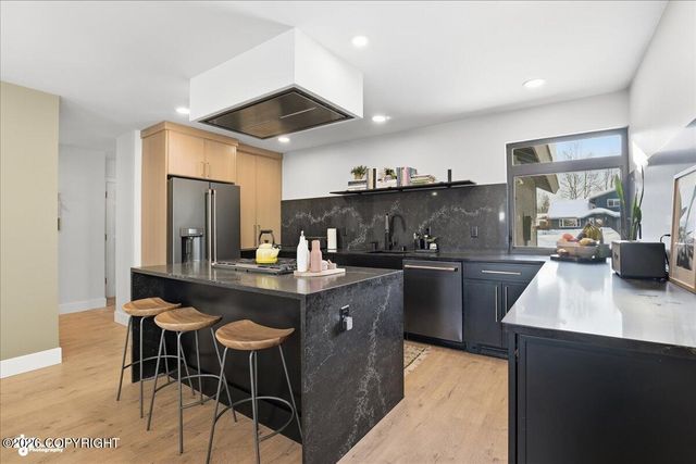 4031 Romanzof Circle, Anchorage, AK 99517