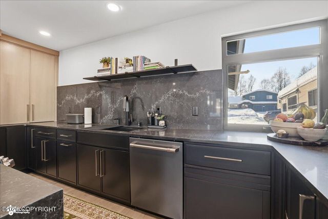 4031 Romanzof Circle, Anchorage, AK 99517