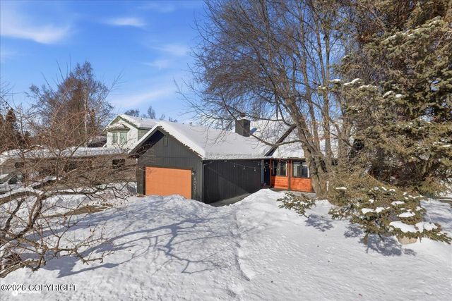 4031 Romanzof Circle, Anchorage, AK 99517