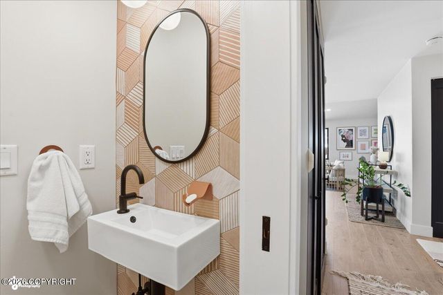 4031 Romanzof Circle, Anchorage, AK 99517