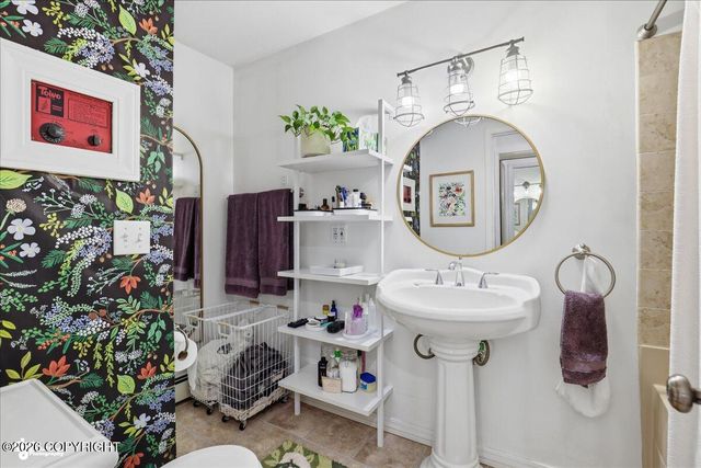 4031 Romanzof Circle, Anchorage, AK 99517