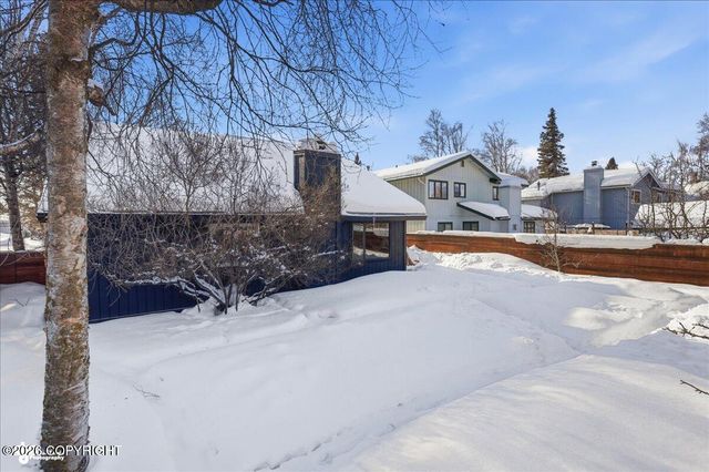 4031 Romanzof Circle, Anchorage, AK 99517