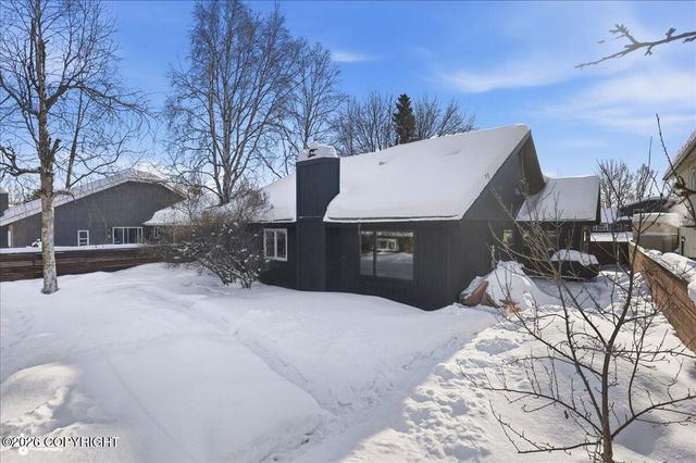 4031 Romanzof Circle, Anchorage, AK 99517