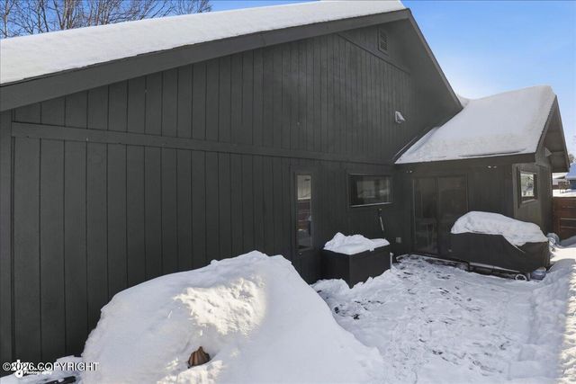 4031 Romanzof Circle, Anchorage, AK 99517