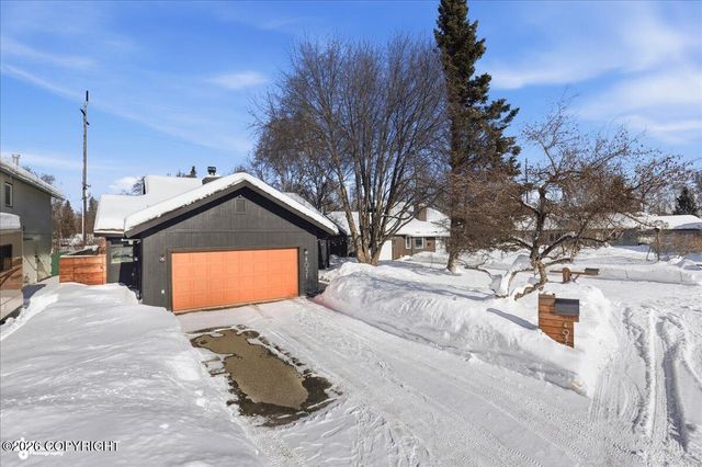 4031 Romanzof Circle, Anchorage, AK 99517