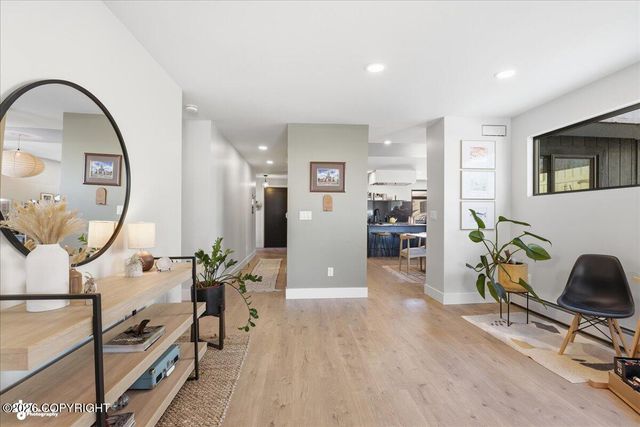 4031 Romanzof Circle, Anchorage, AK 99517