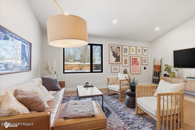 4031 Romanzof Circle, Anchorage, AK 99517