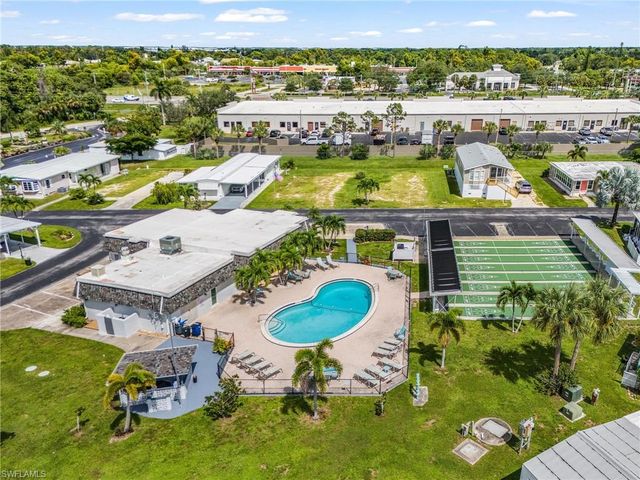 64 Sturbridge LN, Fort Myers, FL 33908