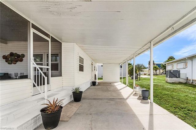 64 Sturbridge LN, Fort Myers, FL 33908