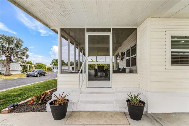 64 Sturbridge LN, Fort Myers, FL 33908