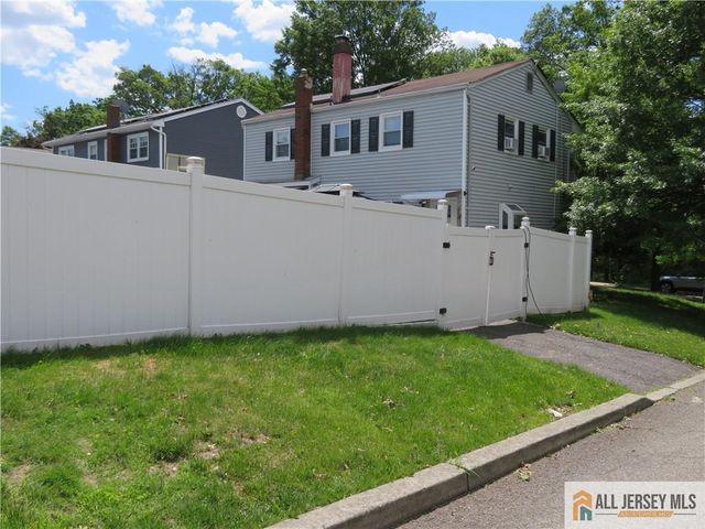78 6th Avenue, Port Reading, NJ 07064