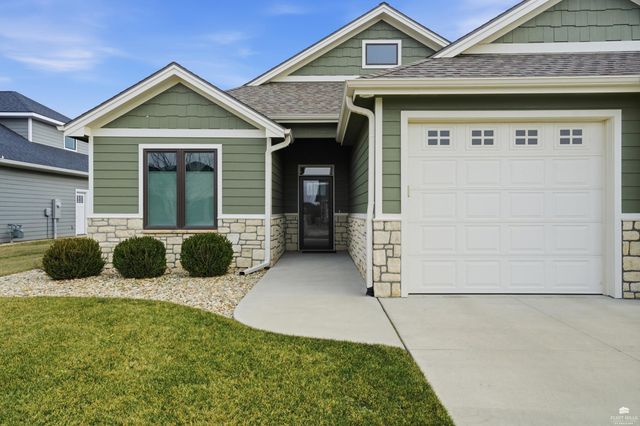 2118 Royal Ridge Circle, Manhattan, KS 66503