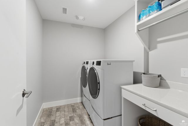 2118 Royal Ridge Circle, Manhattan, KS 66503