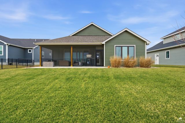 2118 Royal Ridge Circle, Manhattan, KS 66503