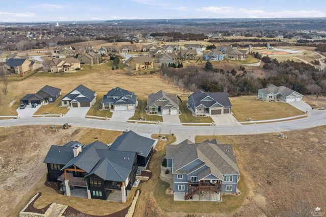 2118 Royal Ridge Circle, Manhattan, KS 66503