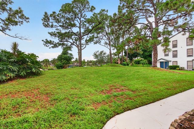 5064 Heatherhill Lane 2208, Boca Raton, FL 33486