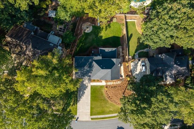 5654 Brookstone NW Drive, Acworth, GA 30101