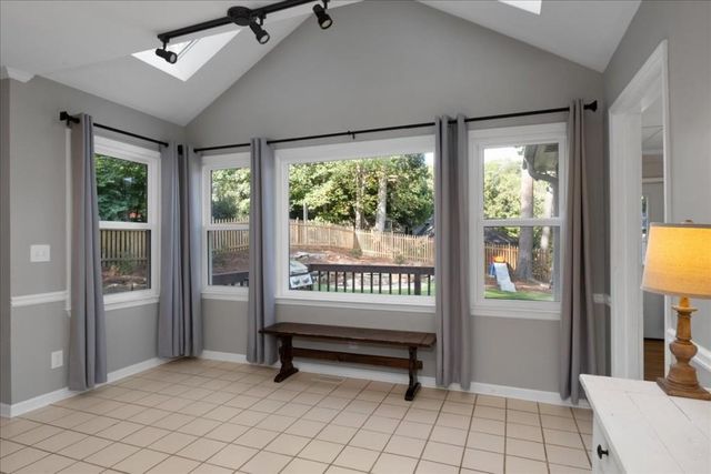 5654 Brookstone NW Drive, Acworth, GA 30101