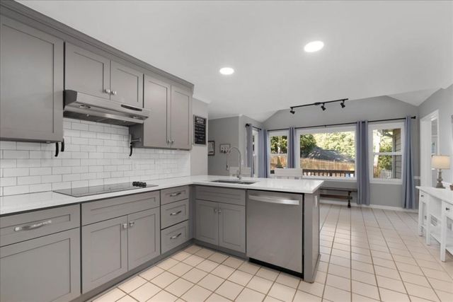 5654 Brookstone NW Drive, Acworth, GA 30101